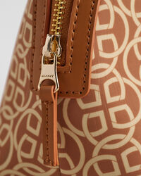 G-m&ouml;nstrad necess&auml;r