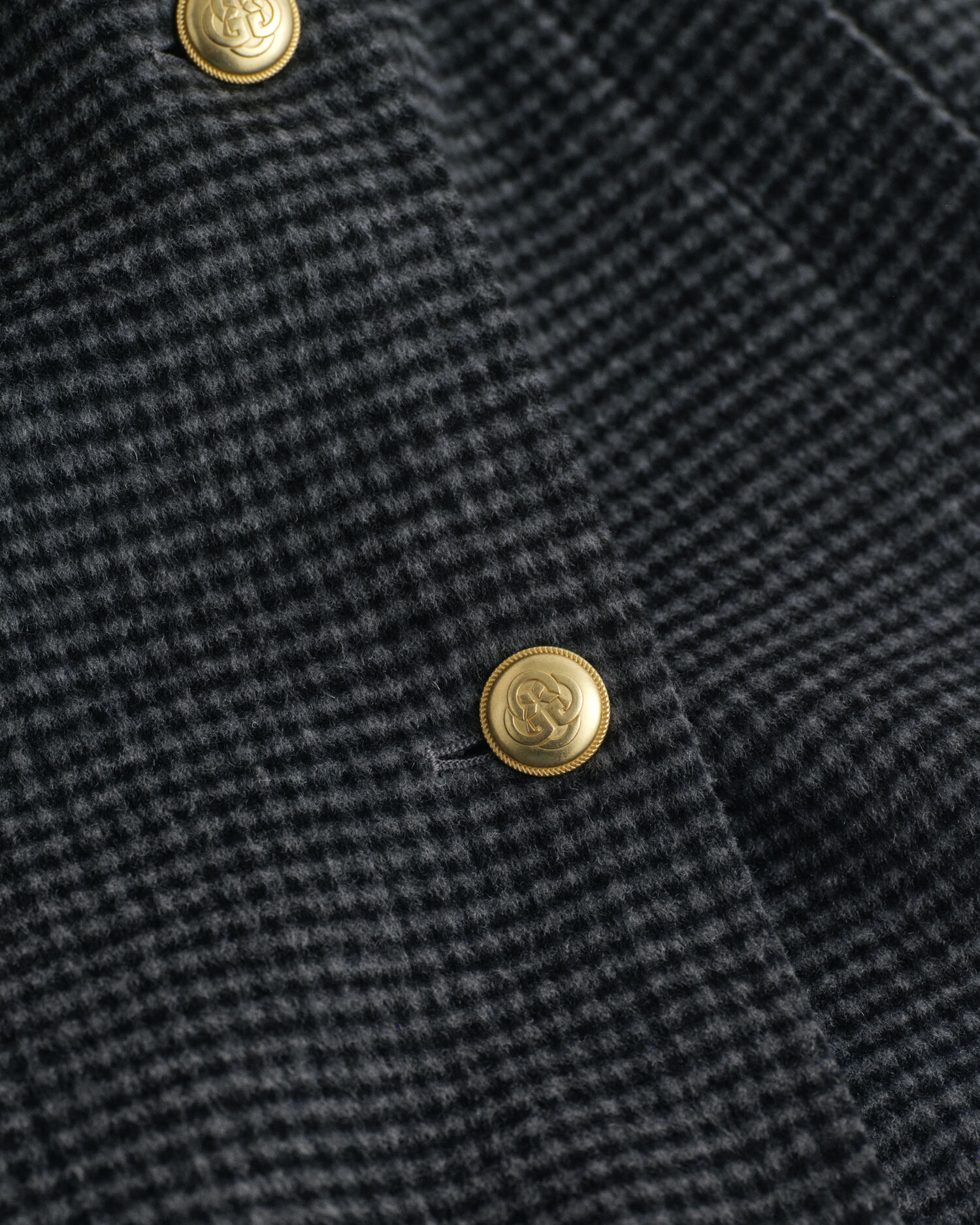 Rutig kappa med handsydda detaljer