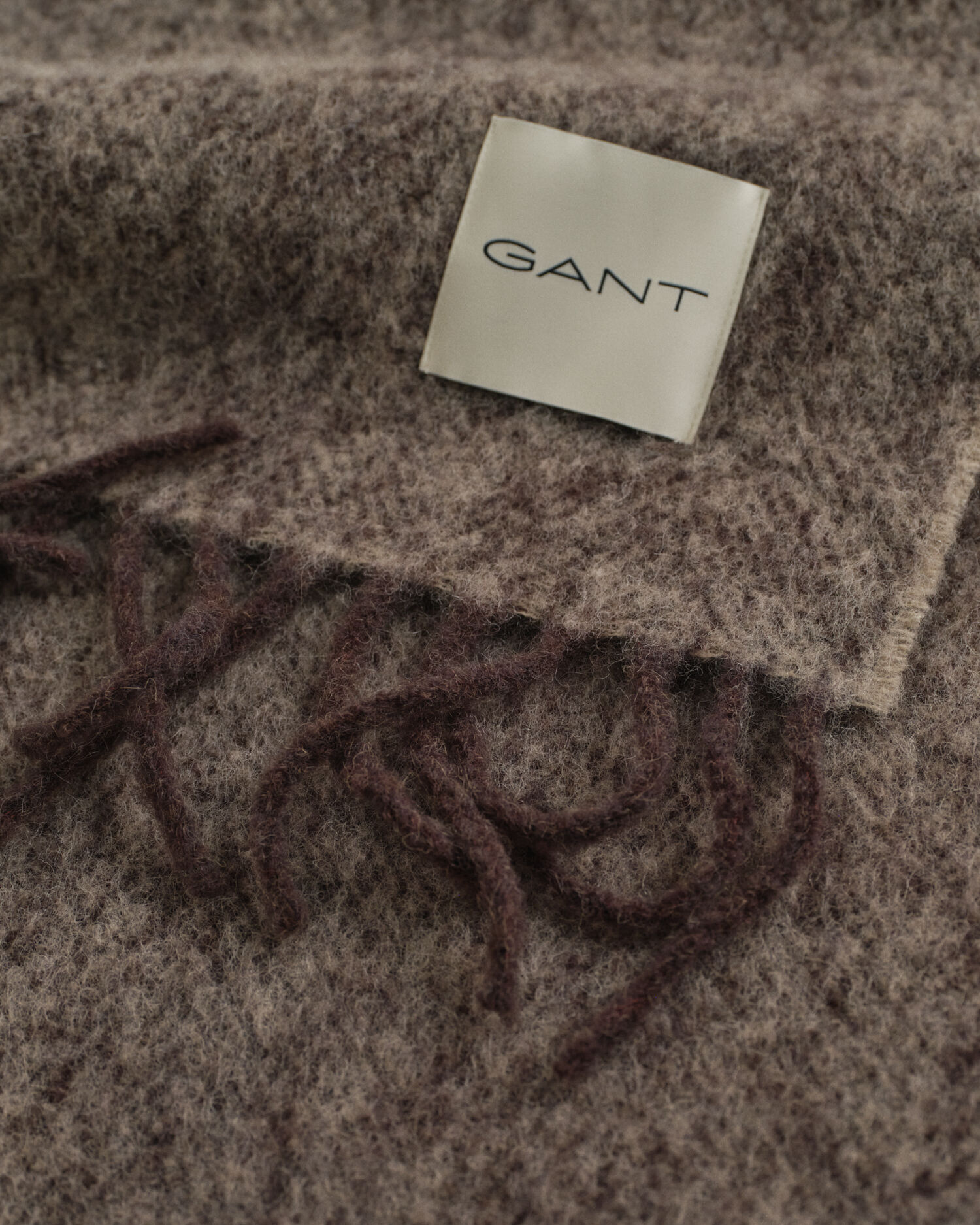 Fiskbensmönstrad halsduk i mohair och alpacka