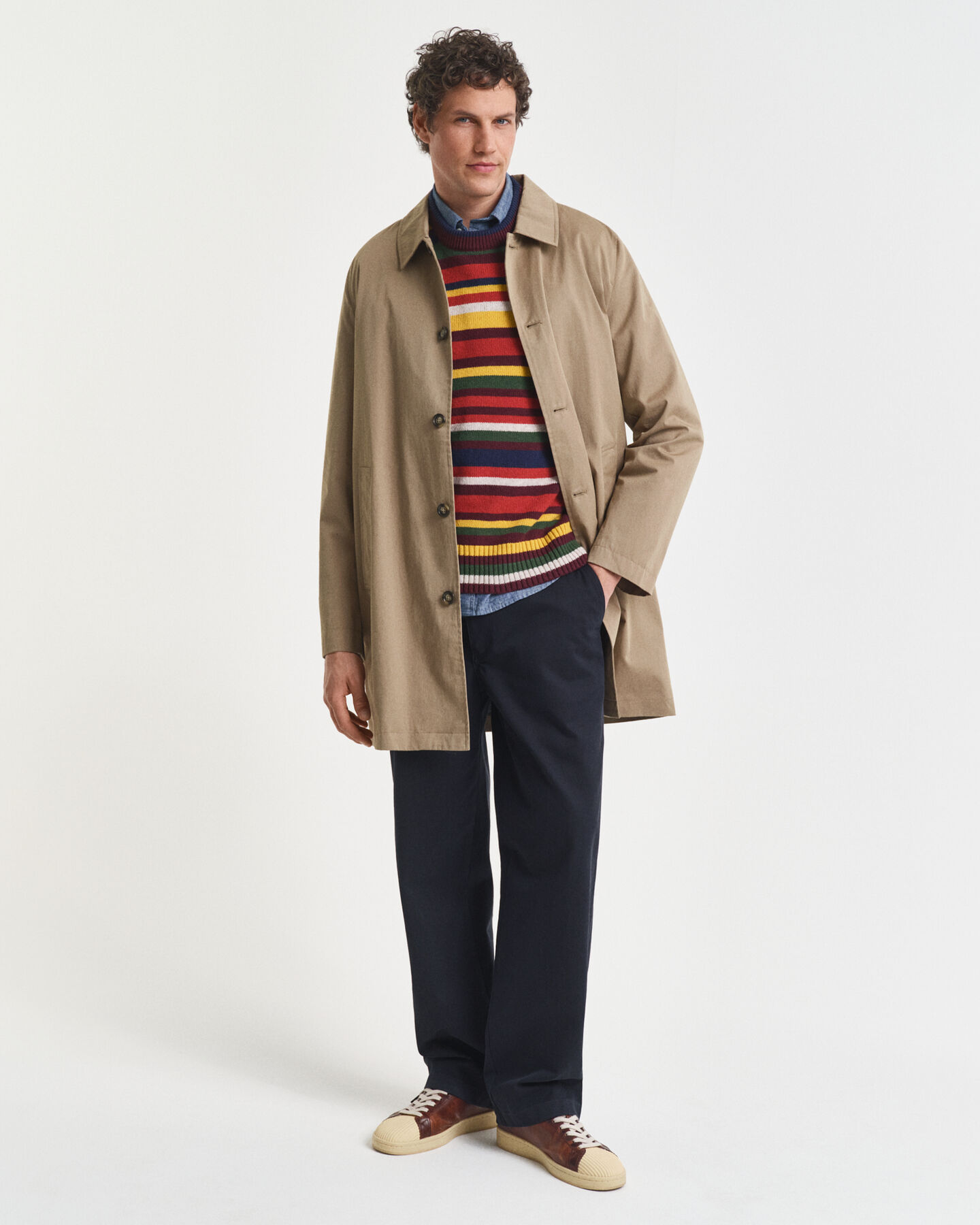 Flerfärgad randig tröja med rund halsringning