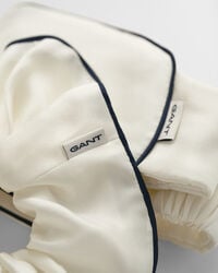 Sovmask och scrunchie i silke i presentförpackning