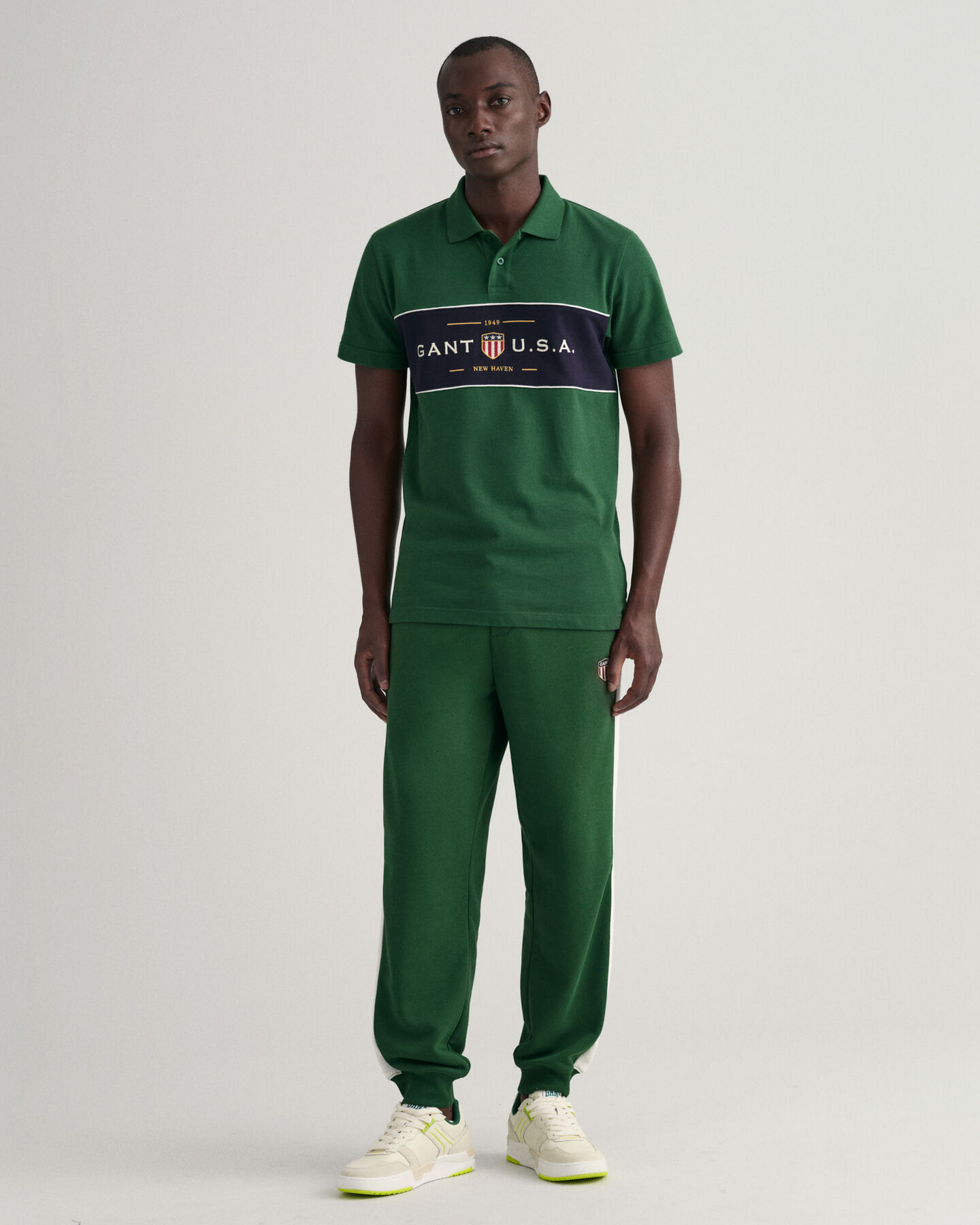 Banner Shield sweatpants