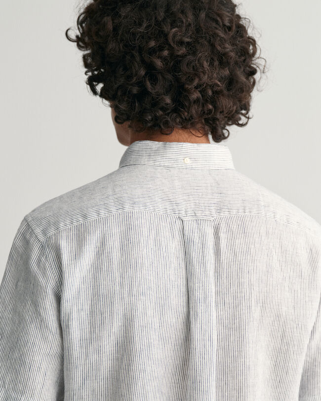 Regular fit randig kort&auml;rmad linneskjorta