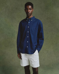 Relaxed fit indigo oxfordskjorta