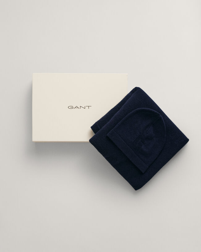 Gåvoset med babyfilt och mössa