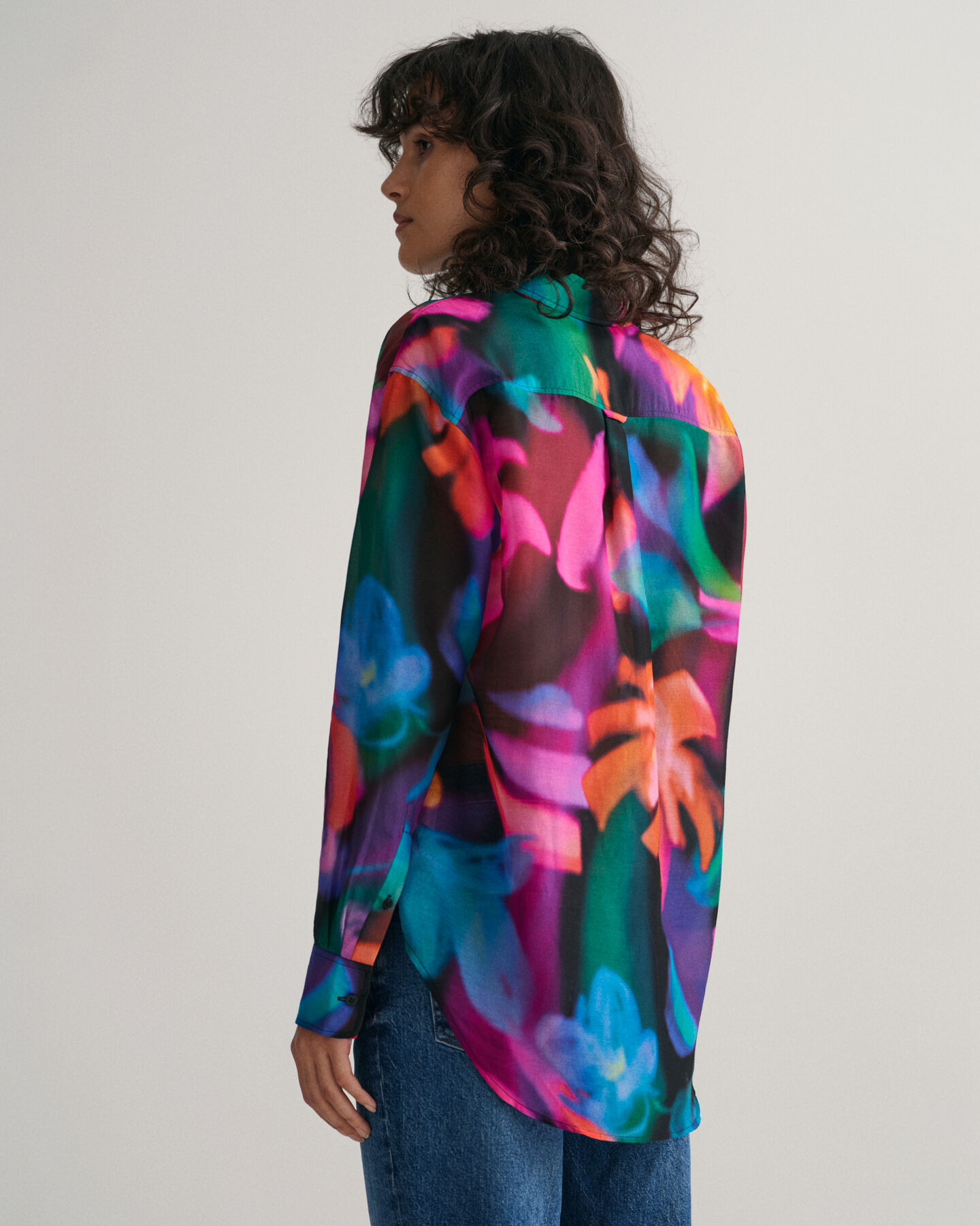 Relaxed fit blommig skjorta i bomull och silke