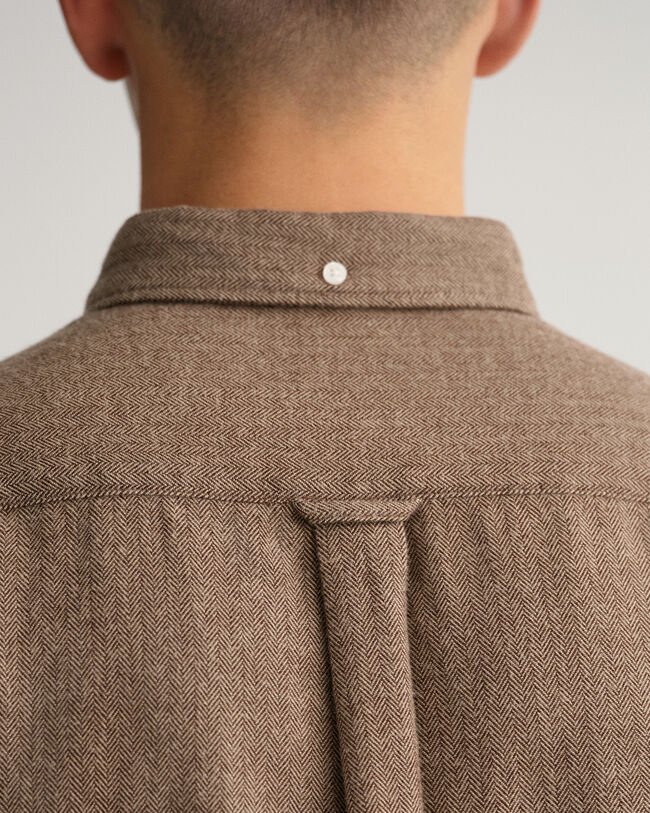 Regular fit fiskbensmönstrad skjorta