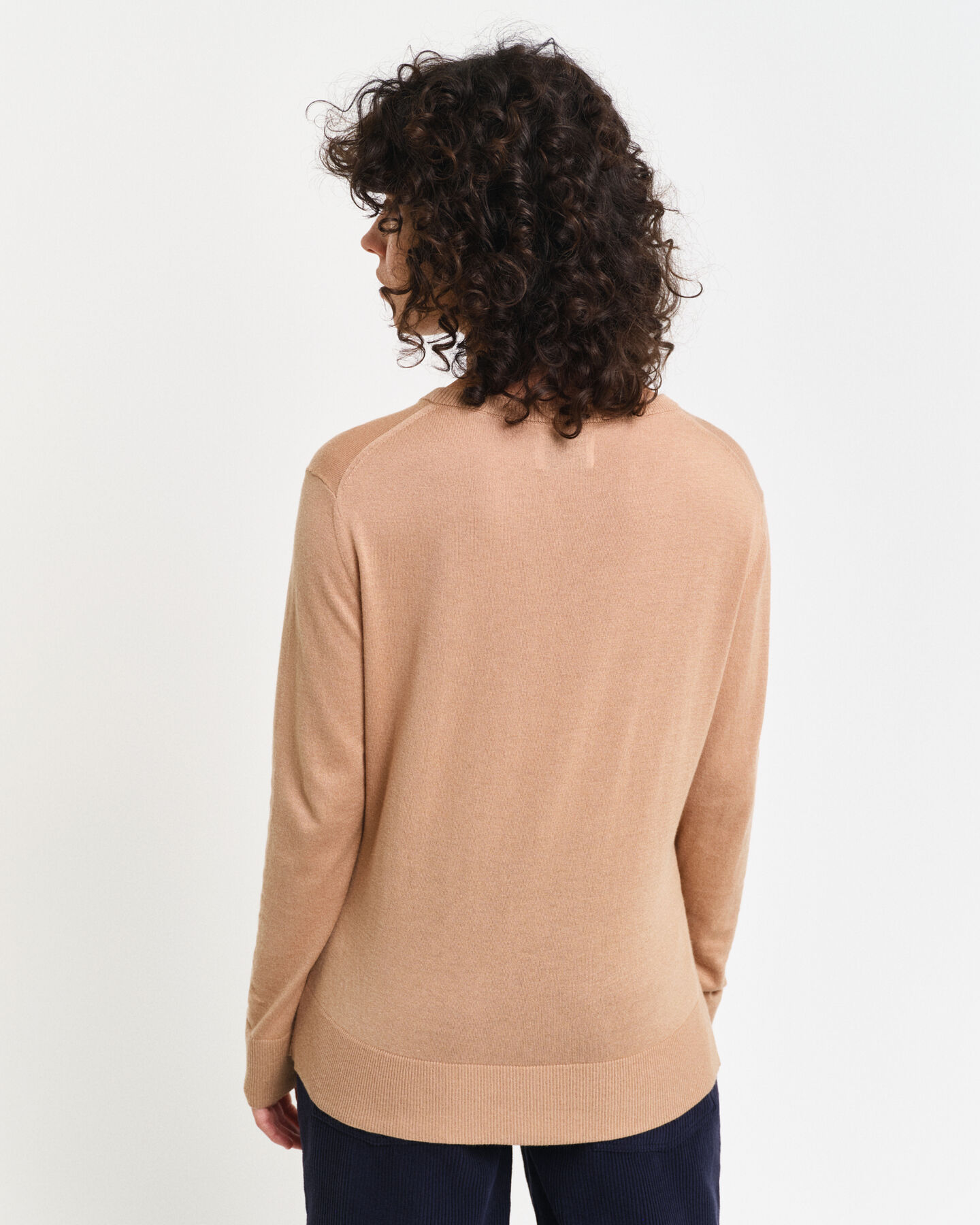 Finstickad tröja med rund hals