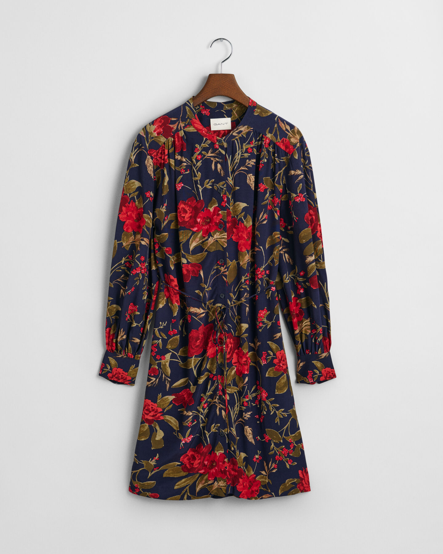 Rosenmönstrad klänning