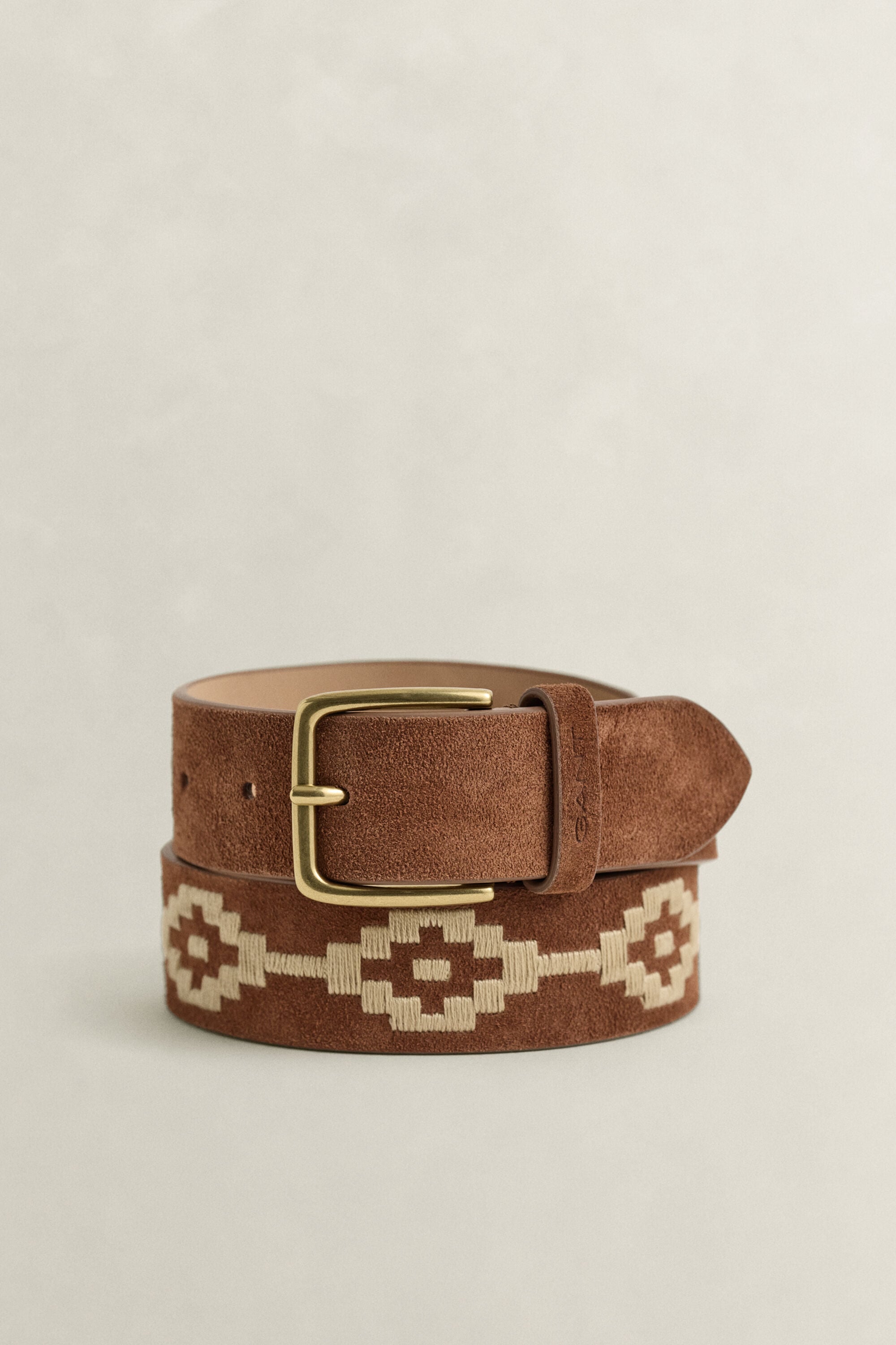 Broderat mockabälte