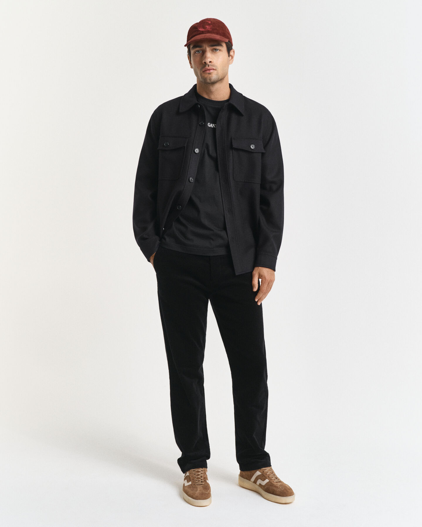 T-shirt med litet märke