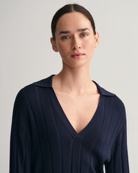 Ribbstickad tröja med öppen krage