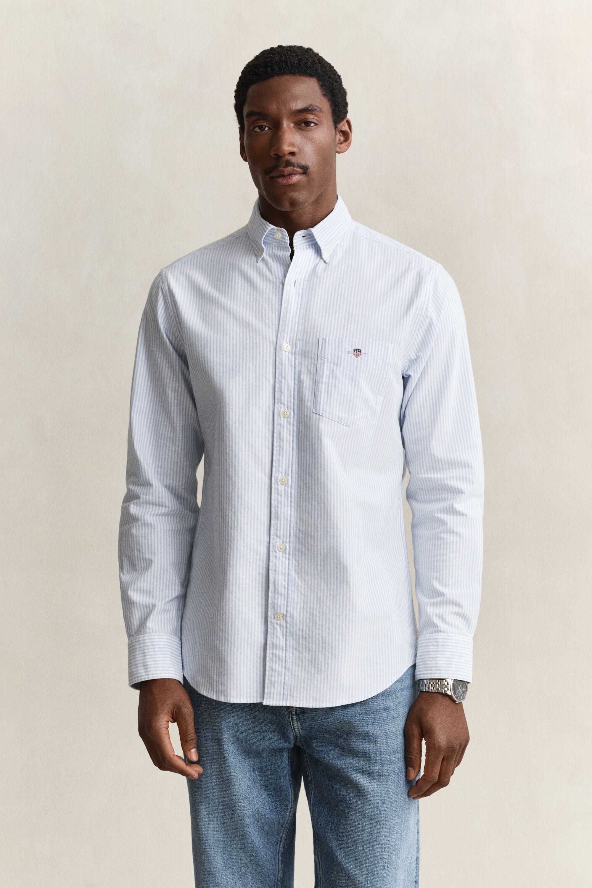 Klassisk randig oxfordskjorta med regular fit