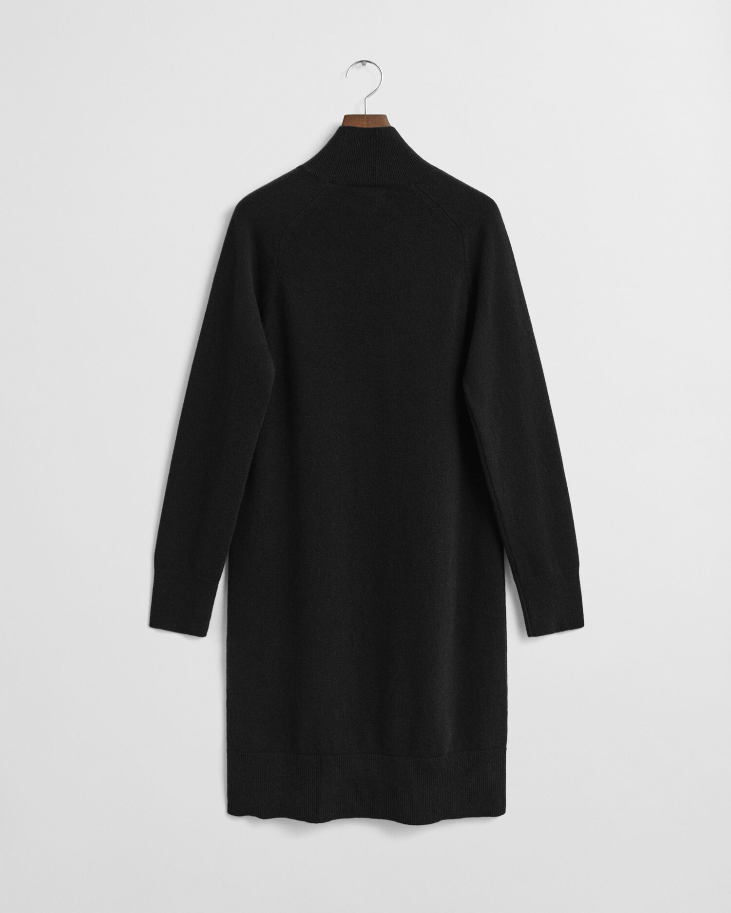 Stickad klänning i superfin lammull