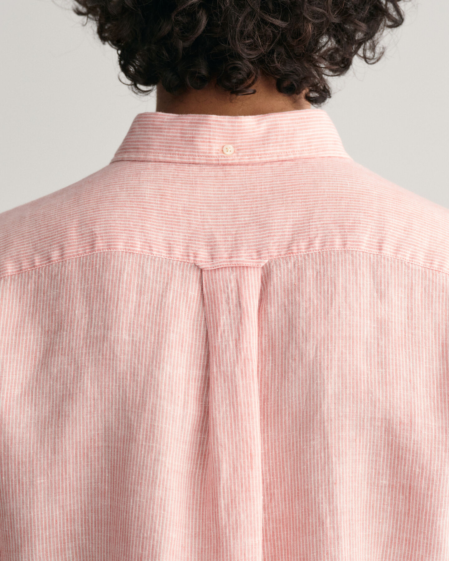 Regular fit randig kortärmad linneskjorta