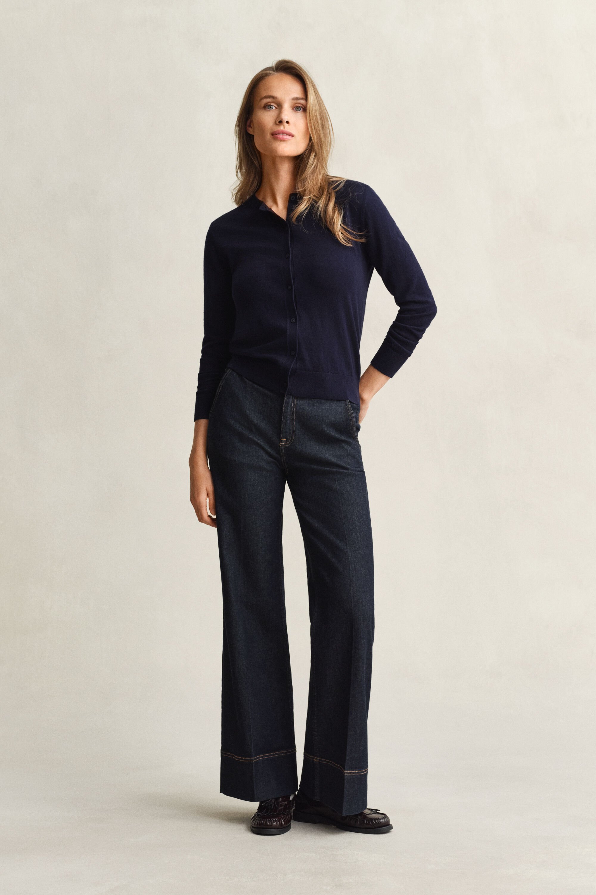 Tunn rundhalsad kofta