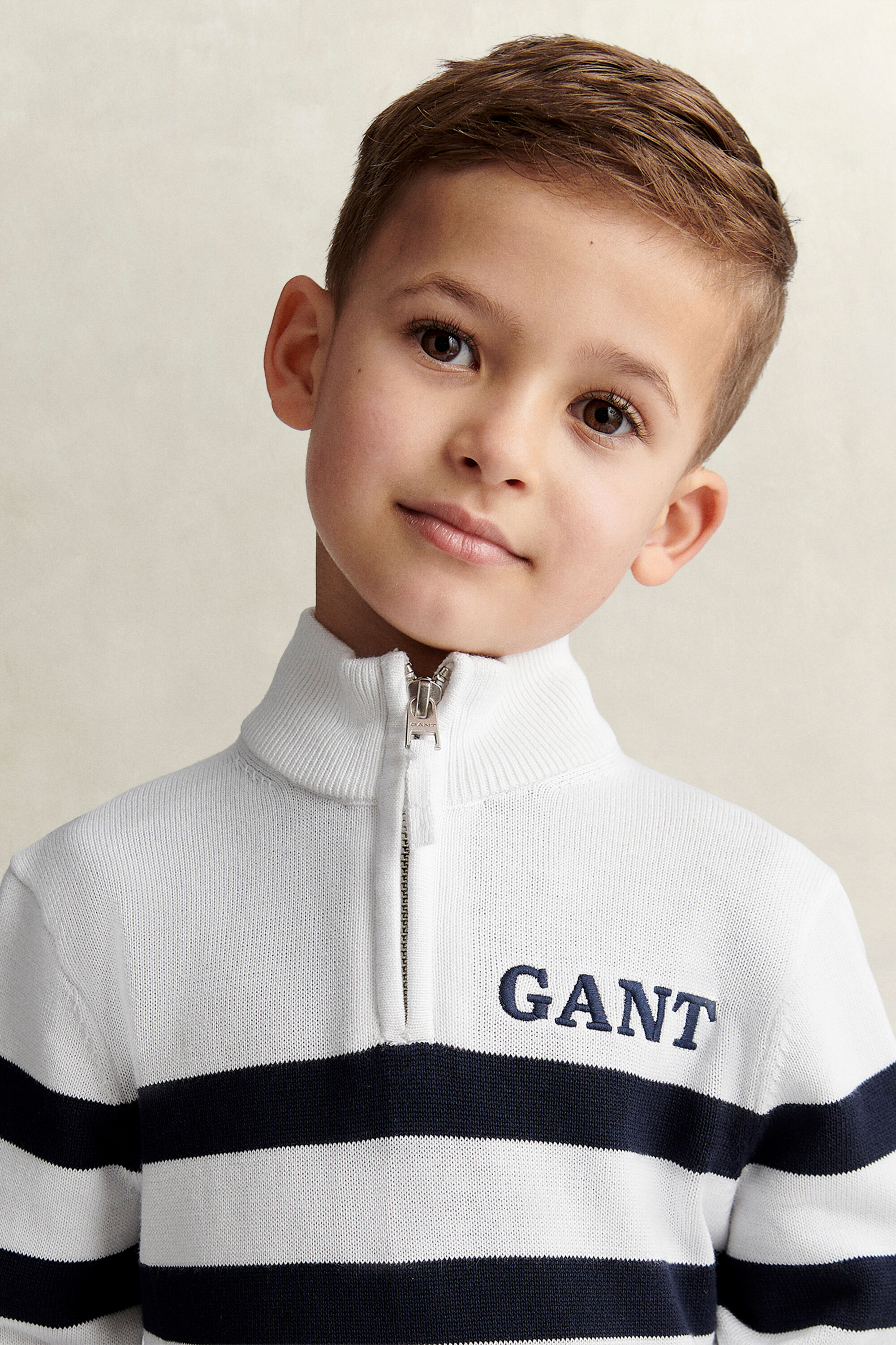 Boys tröja med marininspirerade ränder och dragkedja