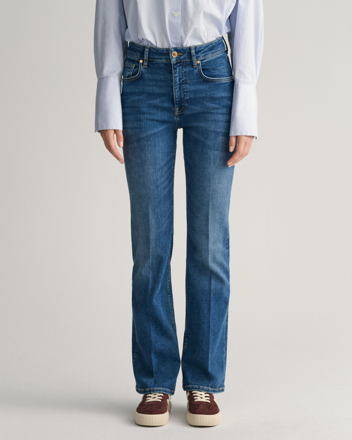 Slim fit jeans med utst&auml;llda ben