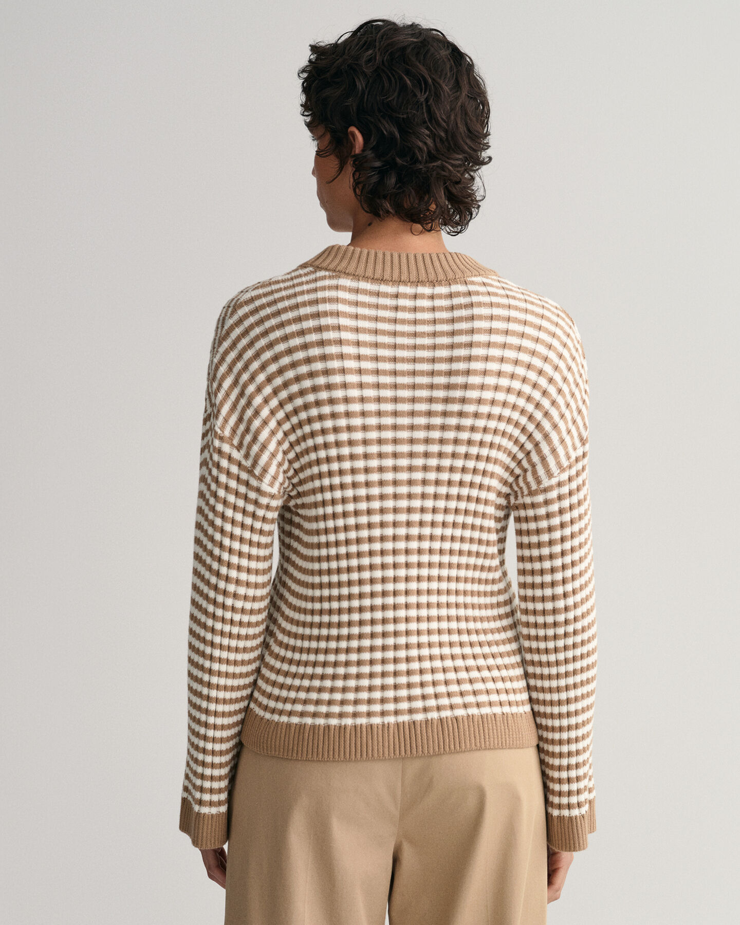 Randig ribbstickad crew neck tr&ouml;ja i bomull