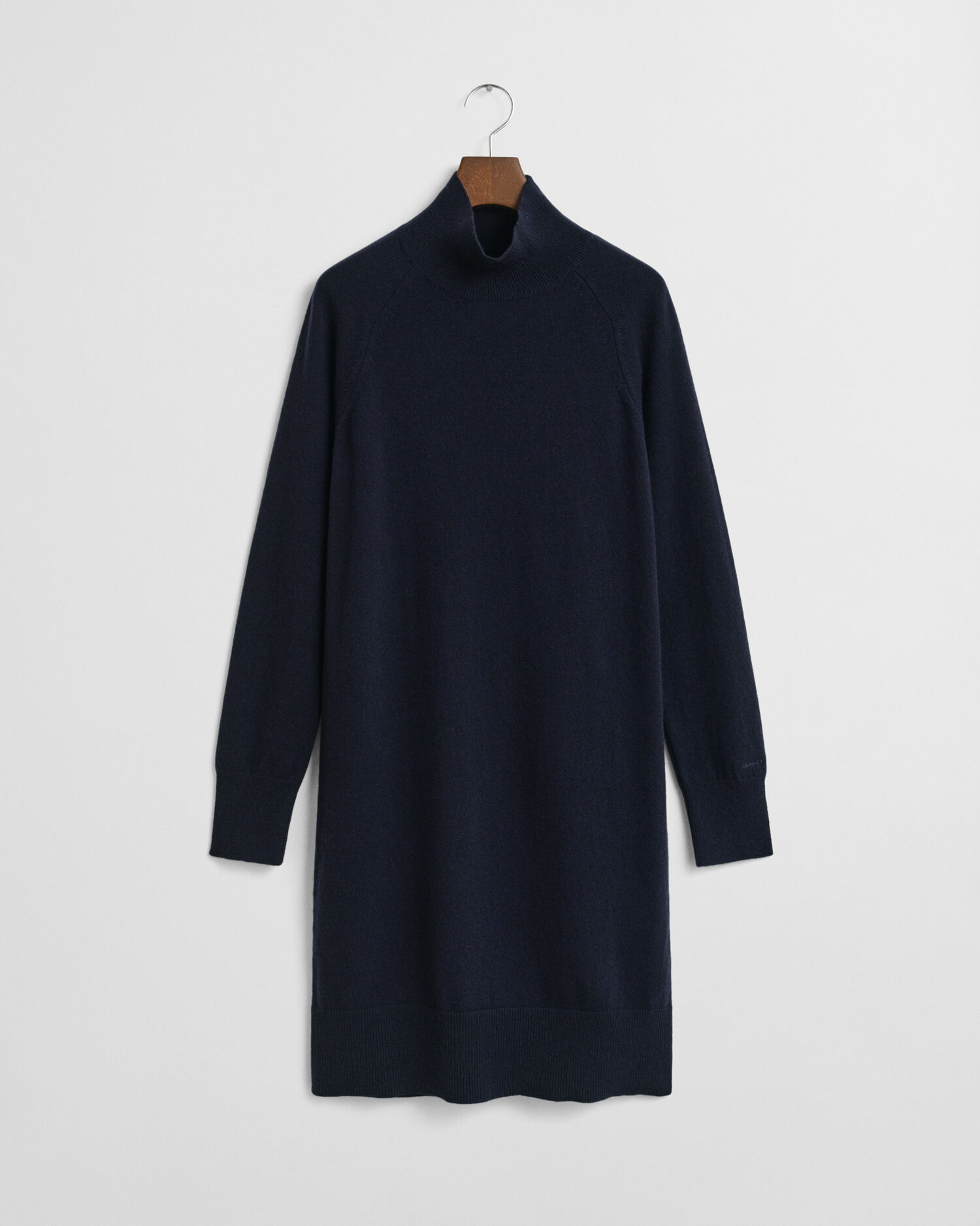 Stickad klänning i superfin lammull