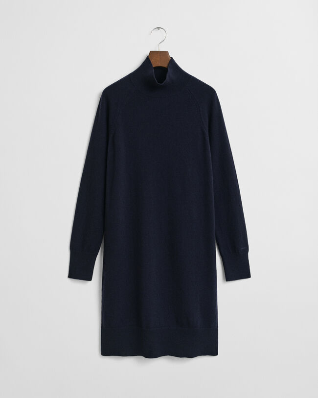 Stickad klänning i superfin lammull