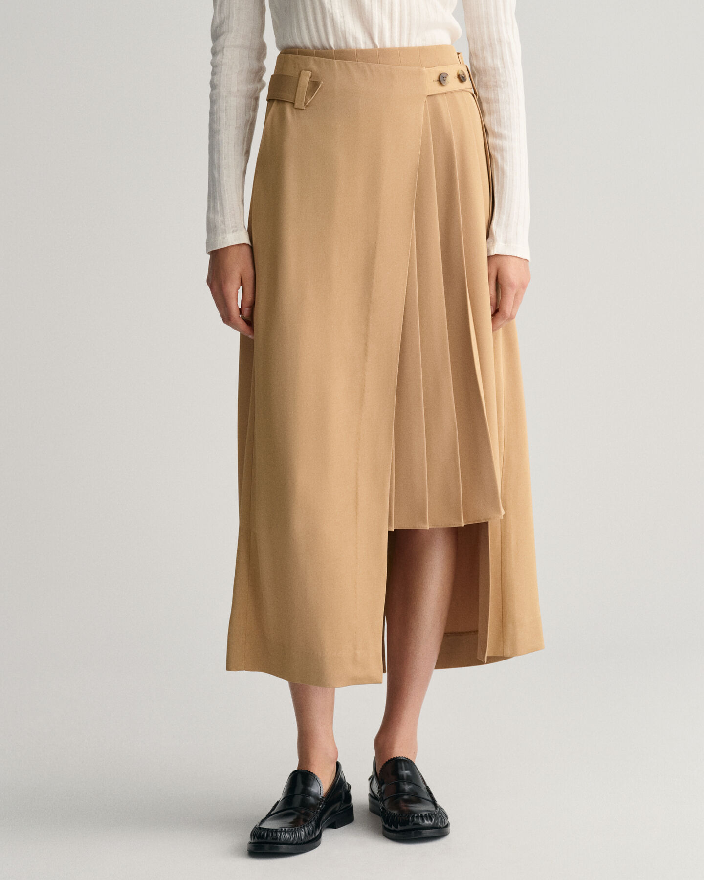 Plisserad omlottkjol med chinosdesign