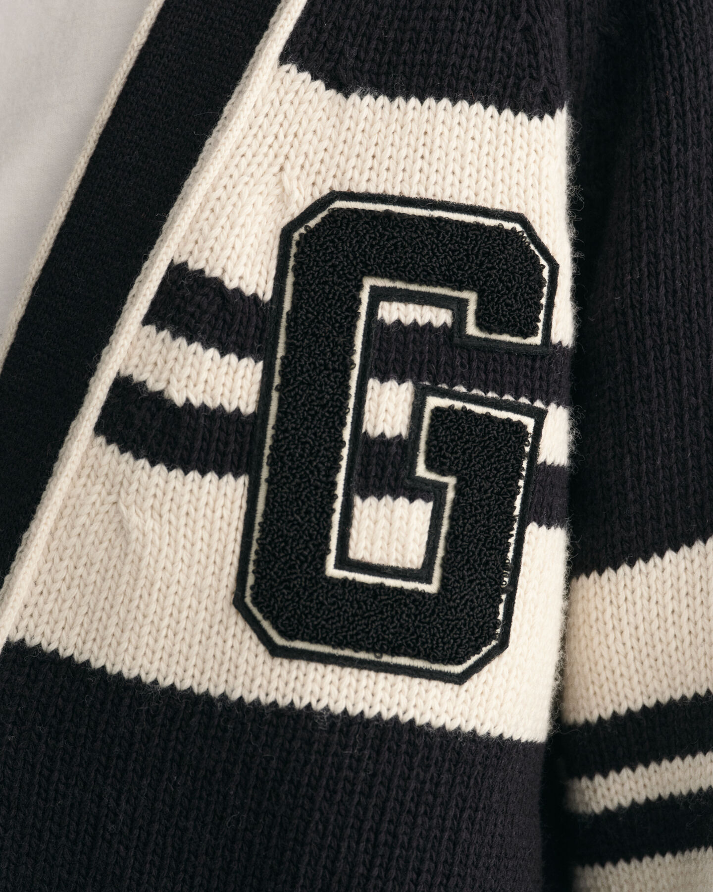 GANT Varsity V-ringad kofta