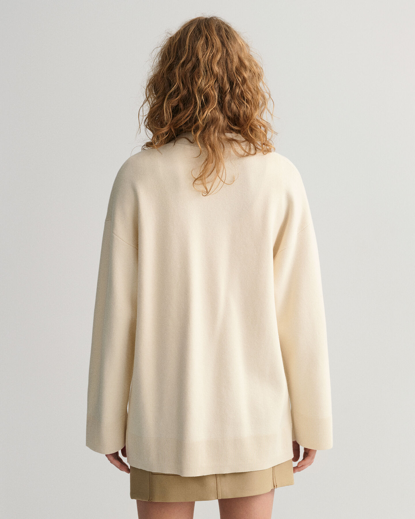 Relaxed fit V-ringad kofta