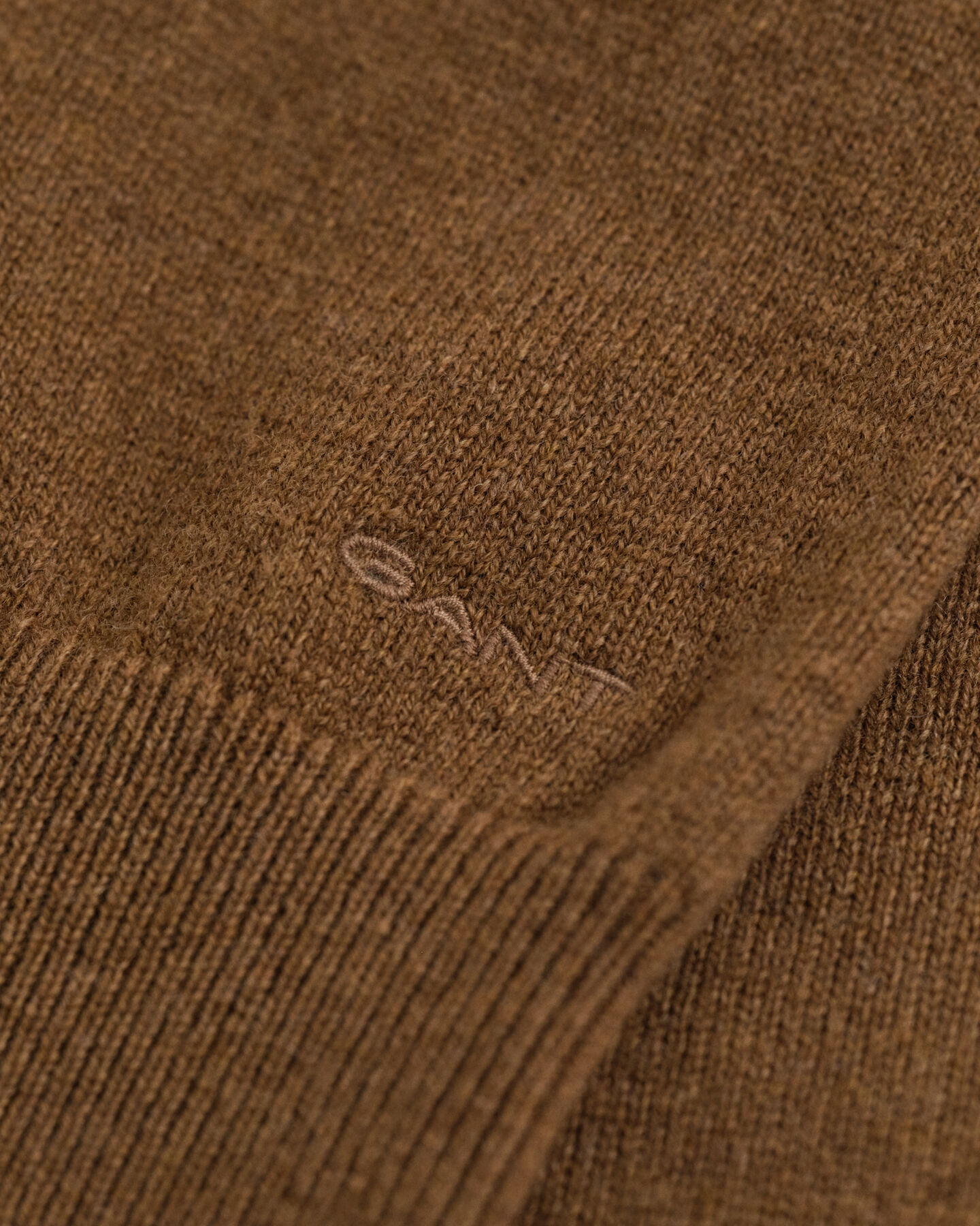 Stickad klänning i superfin lammull