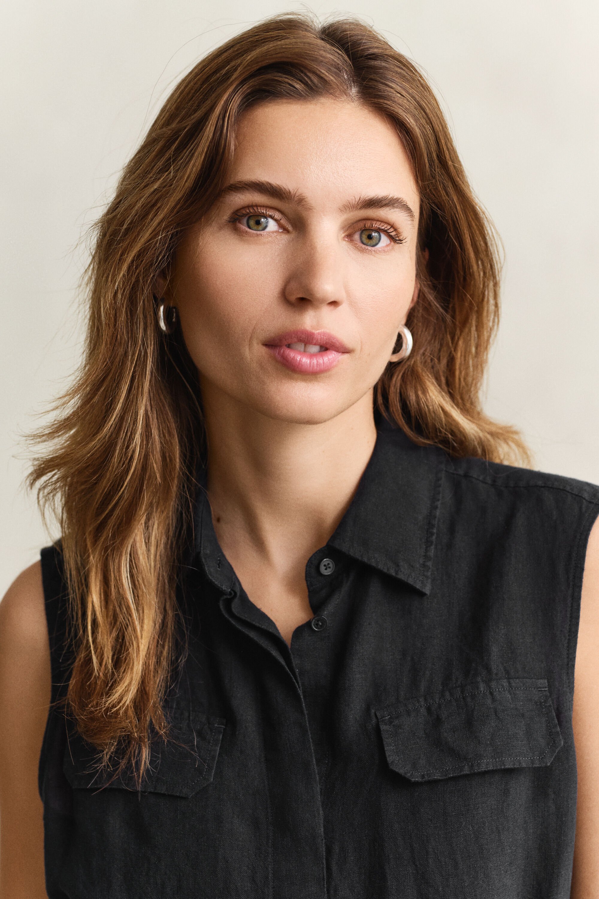 Ärmlös linneklänning