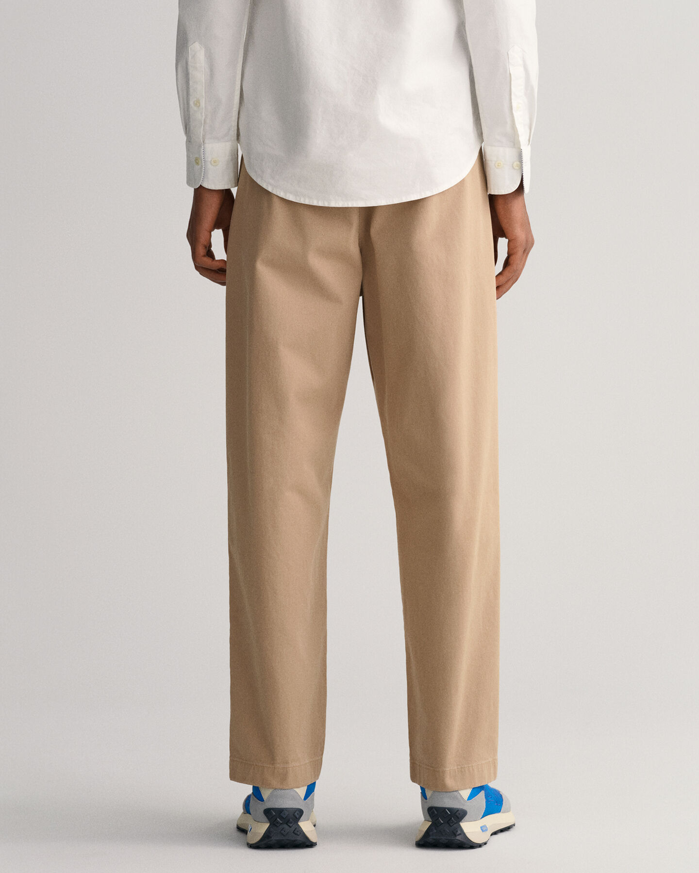 Relaxed fit chinos med veck