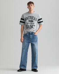 Jeans med raka, l&ouml;sa ben