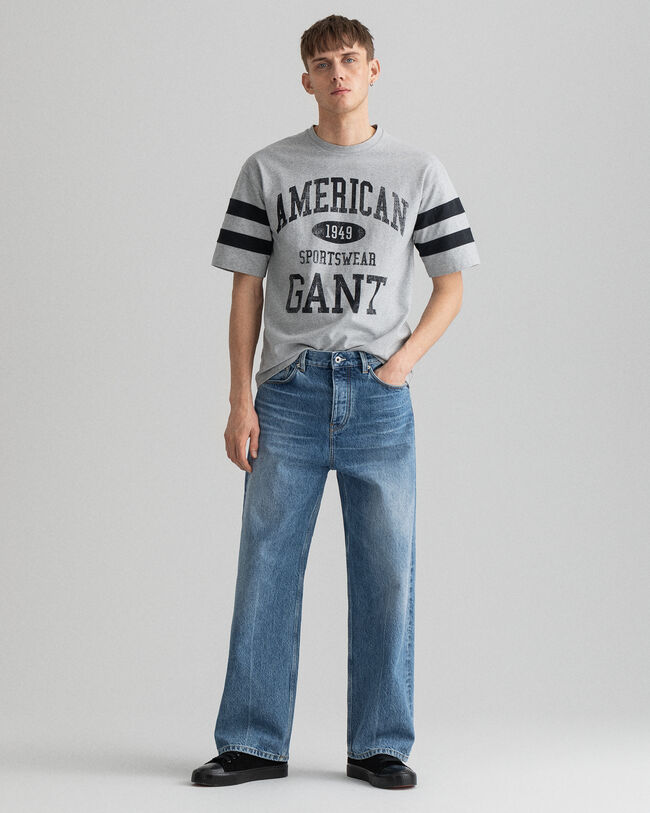 Jeans med raka, l&ouml;sa ben