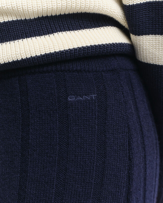 Bredribbad kjol i ull