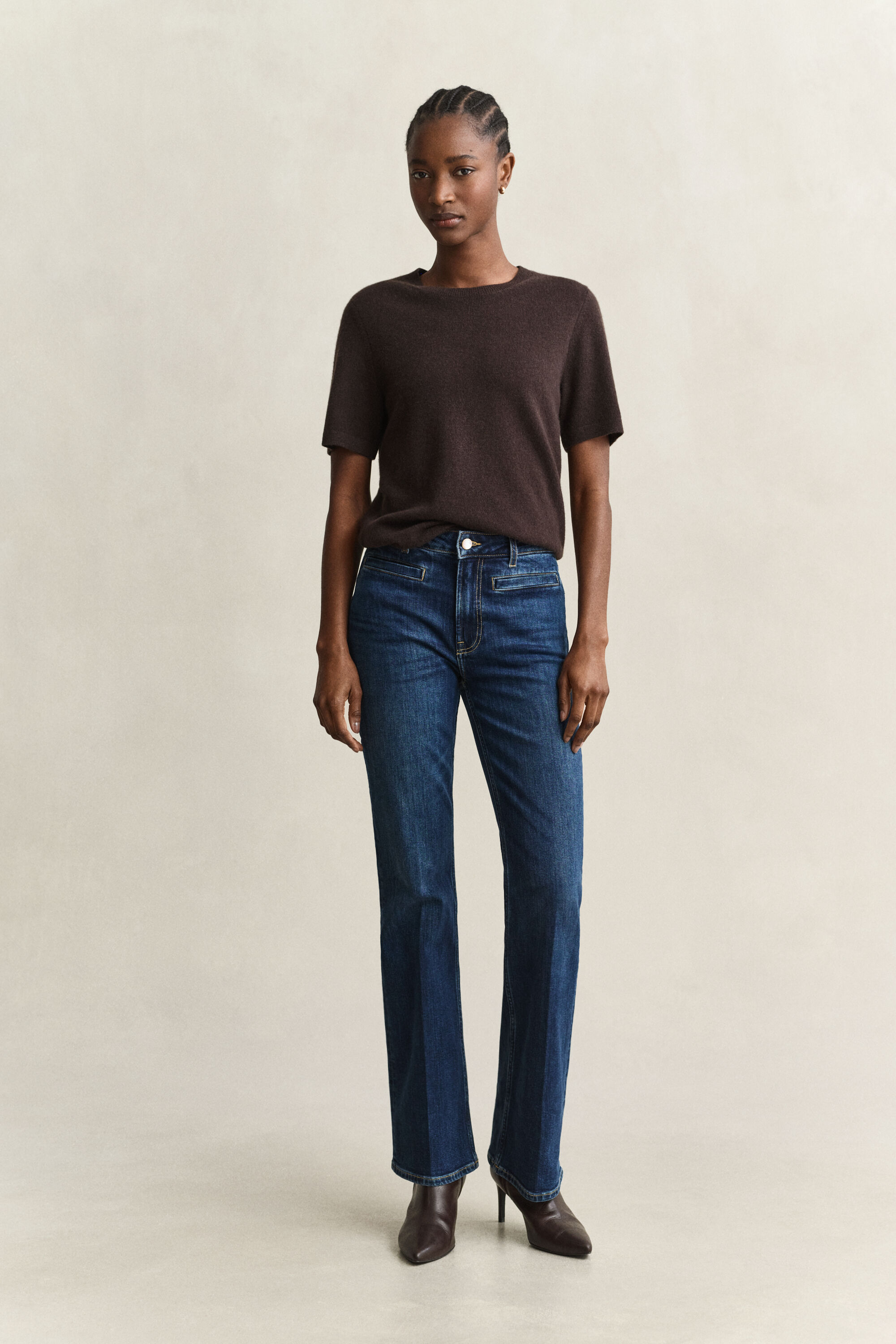 Utställda jeans med monogram