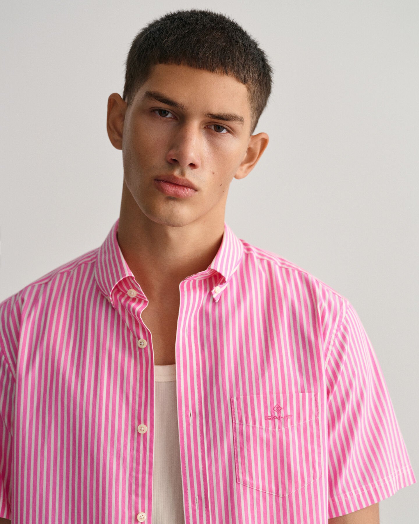 Regular fit randig kortärmad skjorta i bomullspoplin