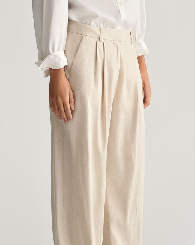 Relaxed fit välskurna byxor i stretchigt linne