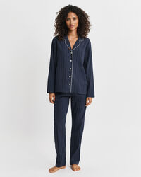 Randig satinpyjamas i presentförpackning