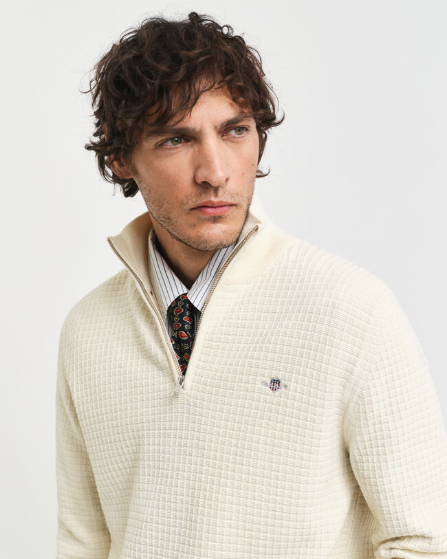 Bomullstr&ouml;ja med struktur och halv dragkedja