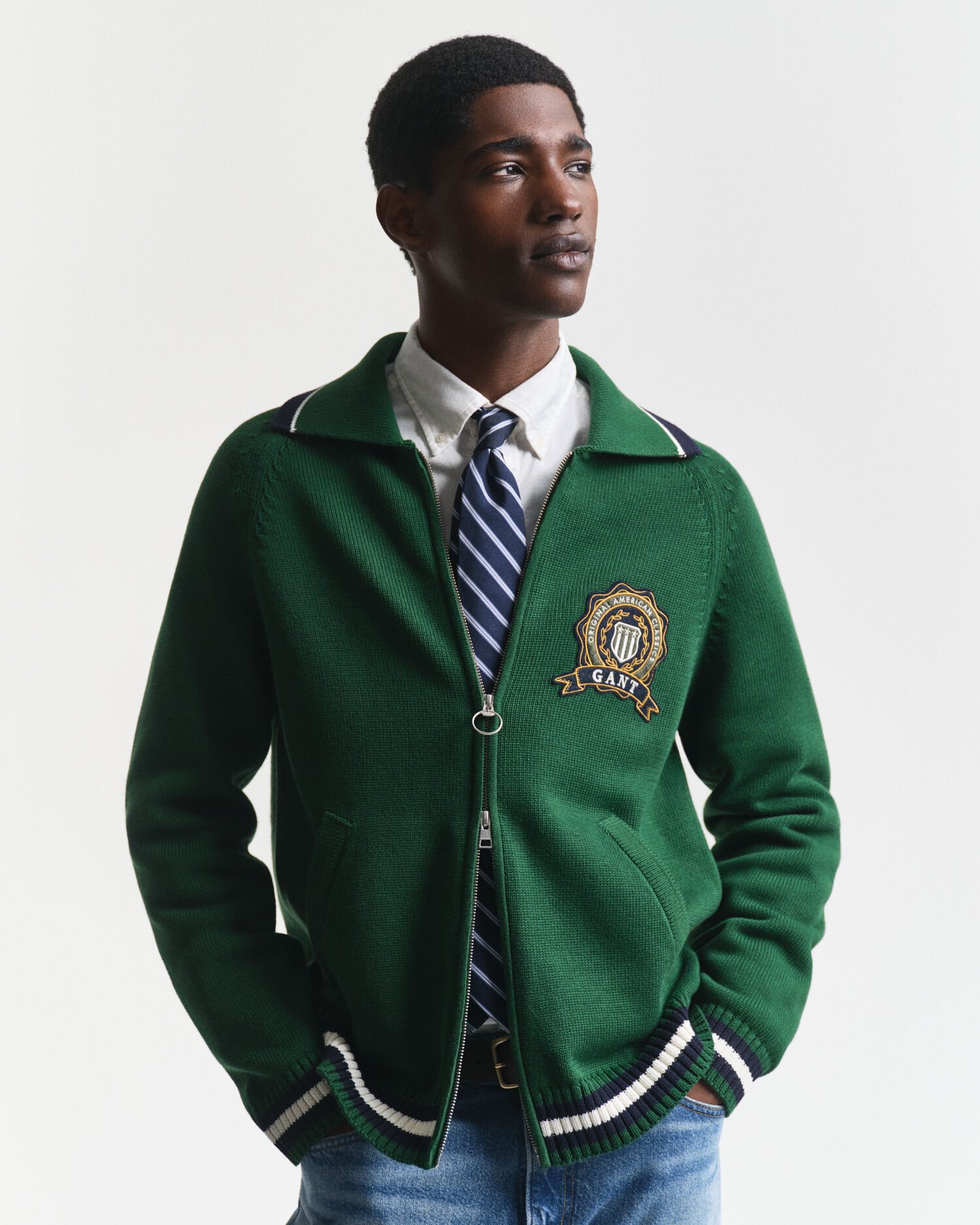 Kofta med dragkedja och GANT 1949-motiv