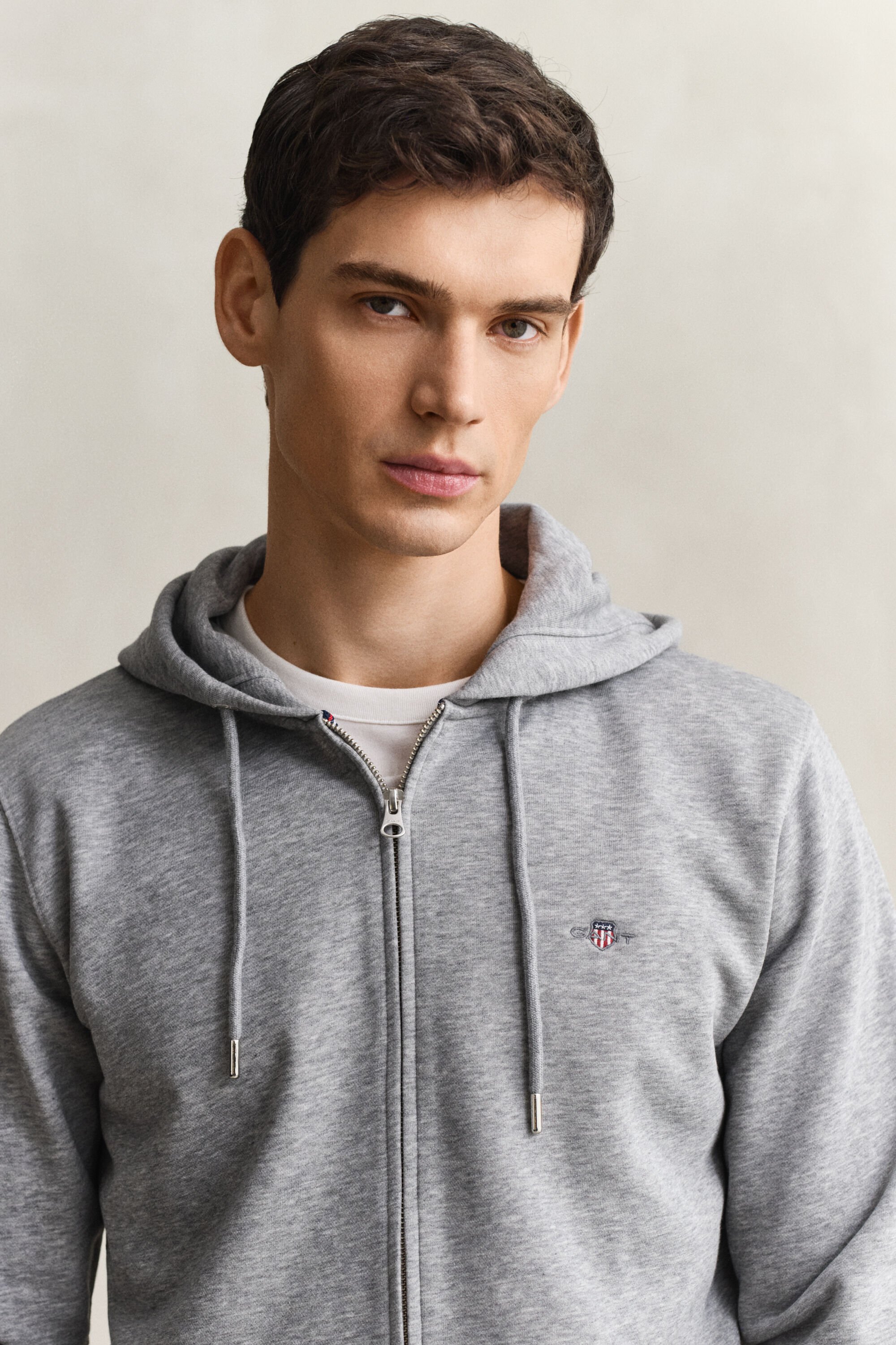 Shield hoodie med dragkedja