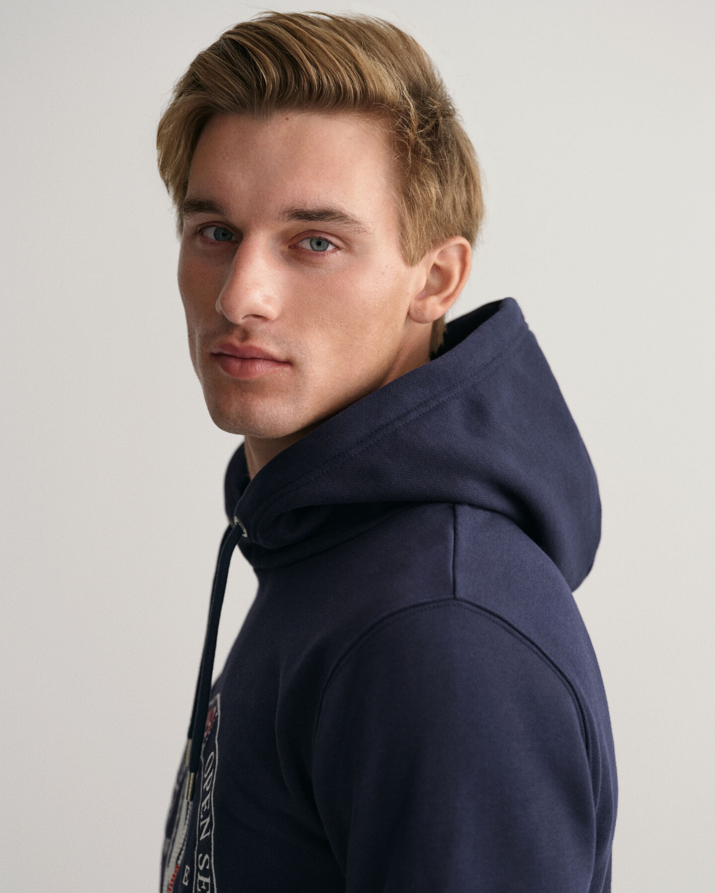 Hoodie med segelmotiv