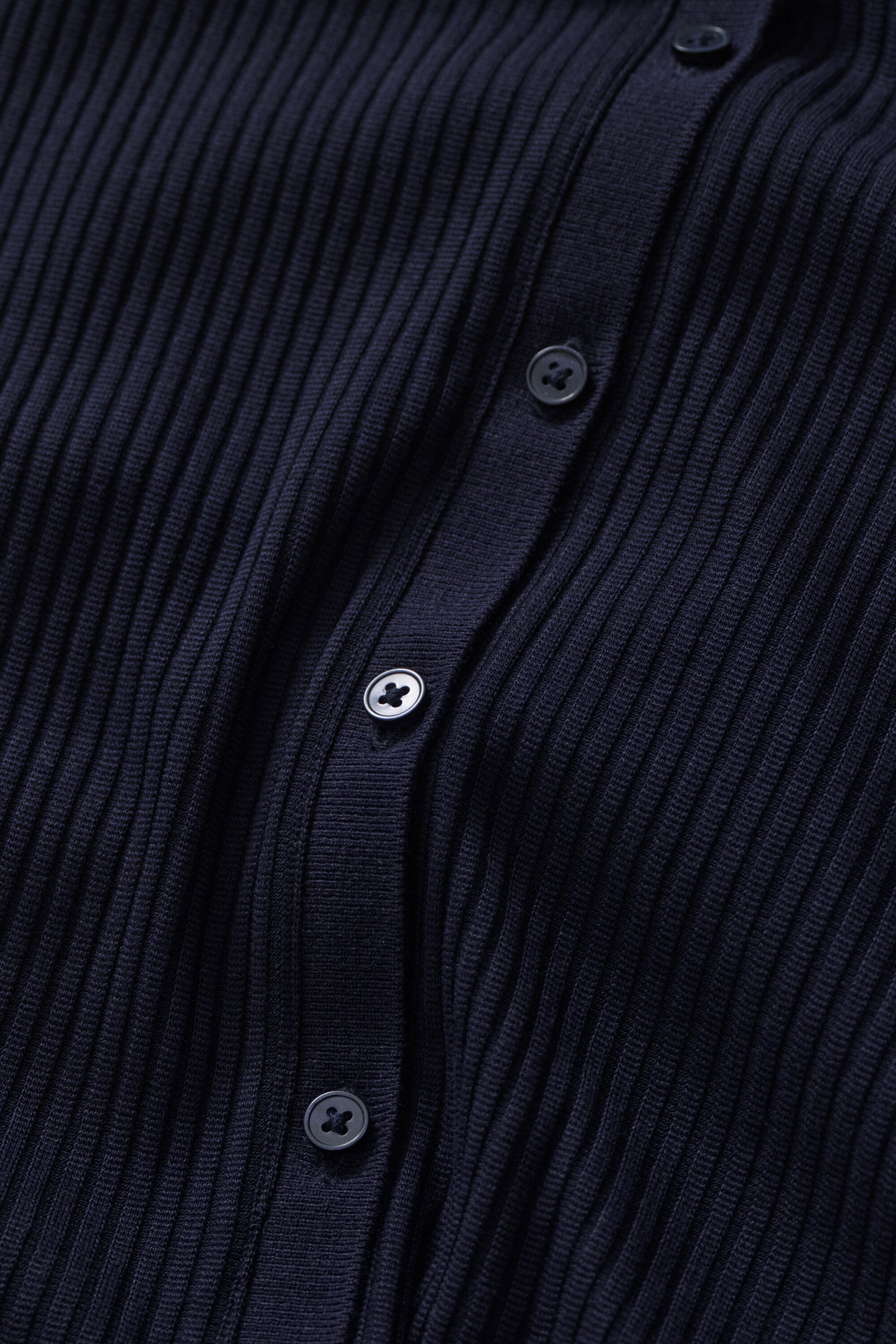 Slim fit ribbstickad pikéklänning
