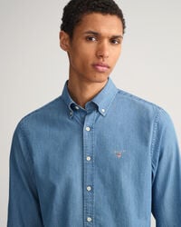 Slim fit indigof&auml;rgad skjorta