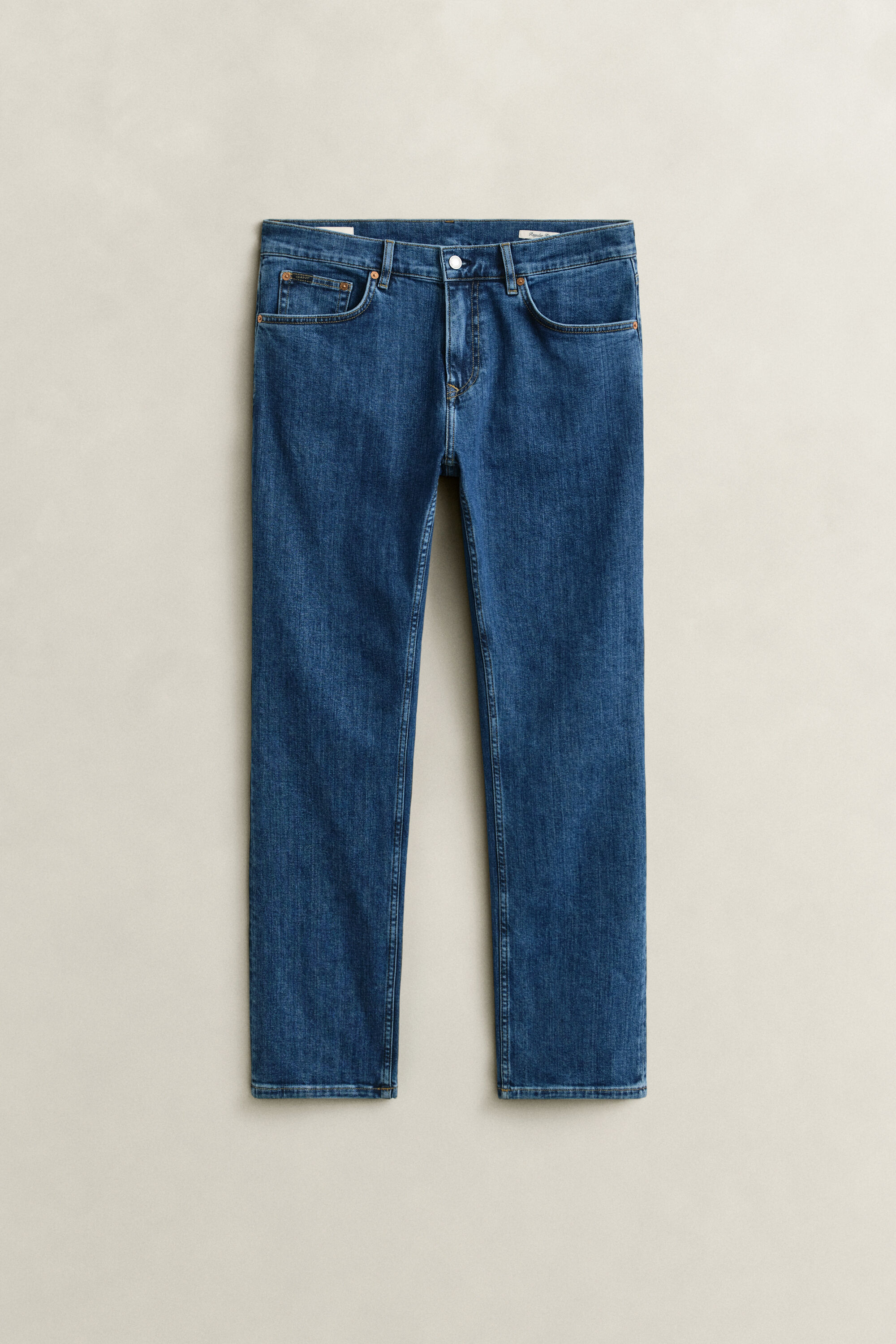 Regular fit jeans i stilren tvätt