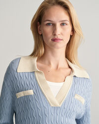 Kabelstickad pik&eacute;tr&ouml;ja