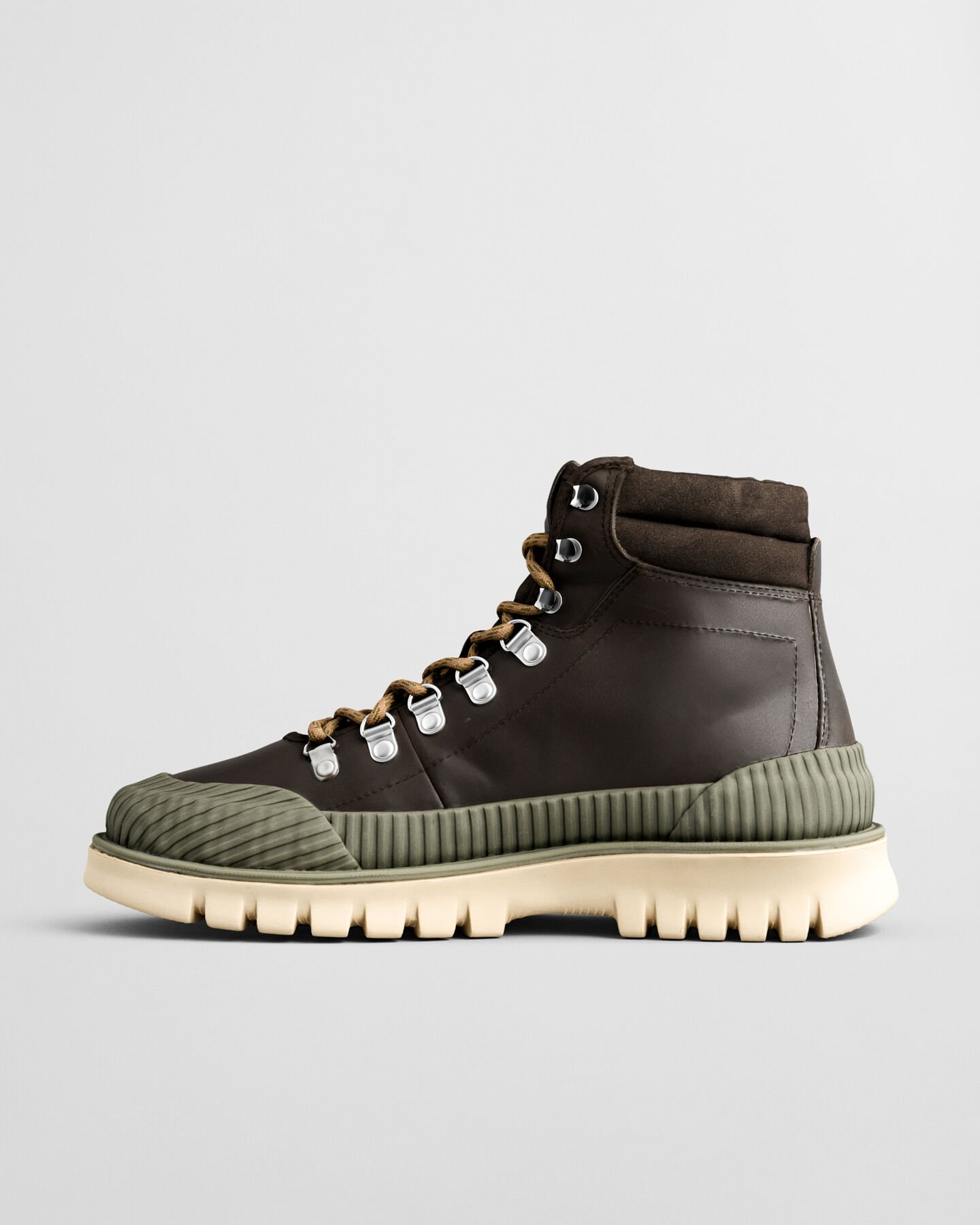 Nebrada mellanhöga boots i skinn