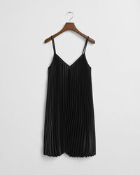 Veckad satinklänning med axelband