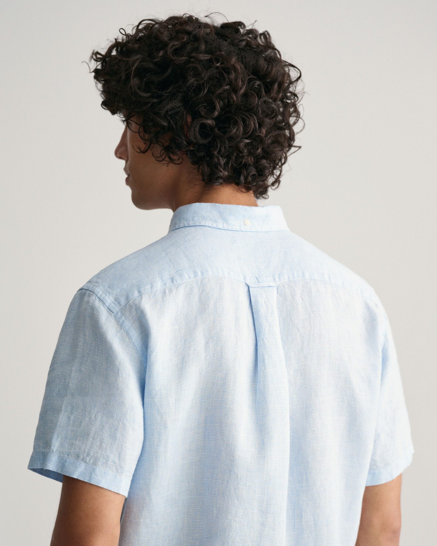 Regular fit kort&auml;rmad hundtandsm&ouml;nstrad linneskjorta