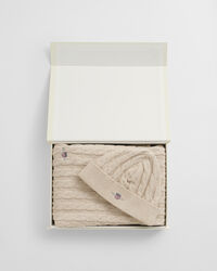 Gåvoset med babyfilt och mössa